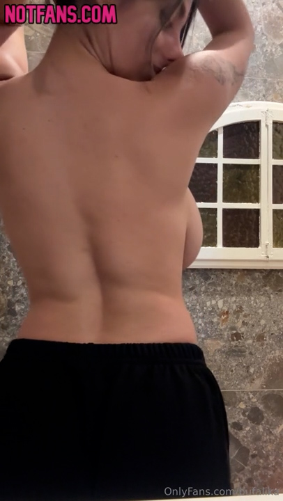 Bufalika Ika Dauria Hot Stripping Front Mirro – Onlyfans video